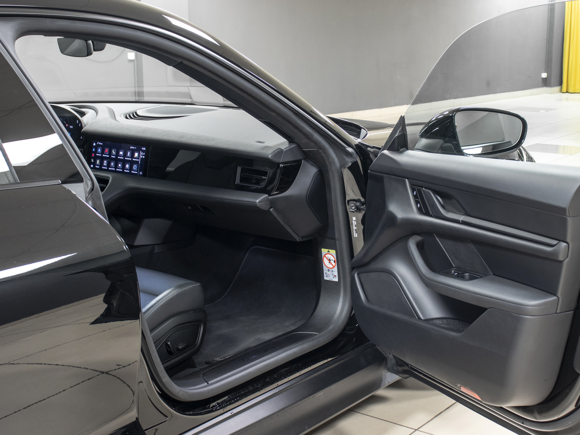 Porsche Taycan 