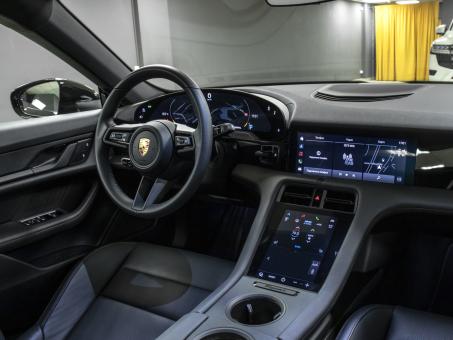 Porsche Taycan 