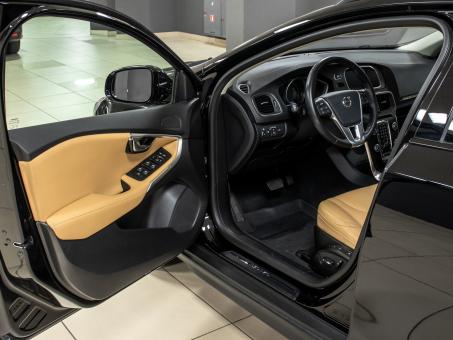 Volvo V40 Cross Country 1.5 T3 Drive-E Summum