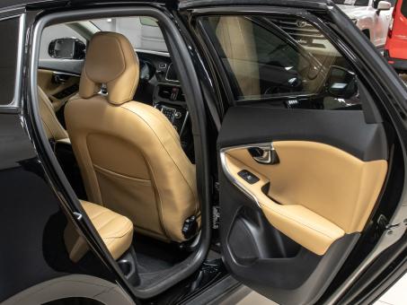 Volvo V40 Cross Country 1.5 T3 Drive-E Summum