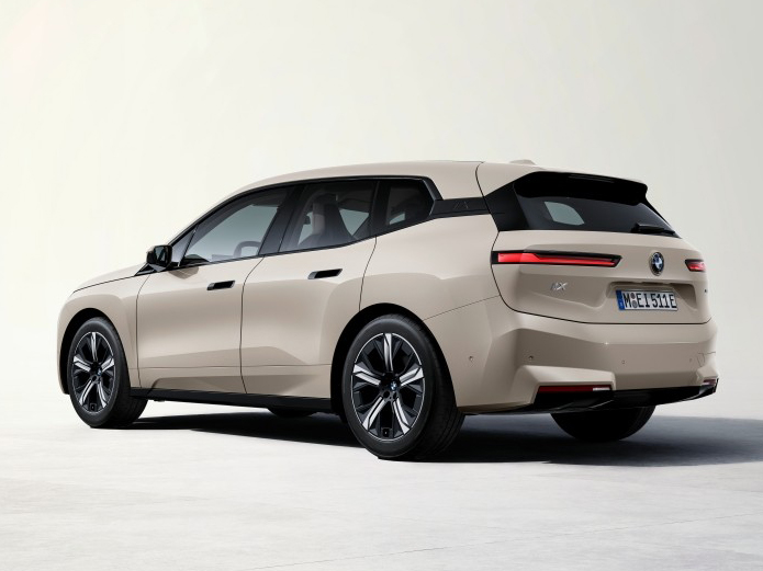BMW iX xDrive45