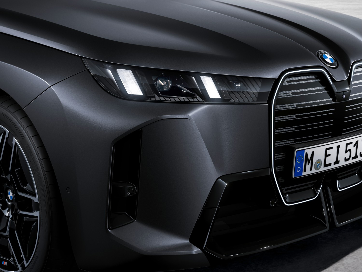 BMW iX M70 xDrive
