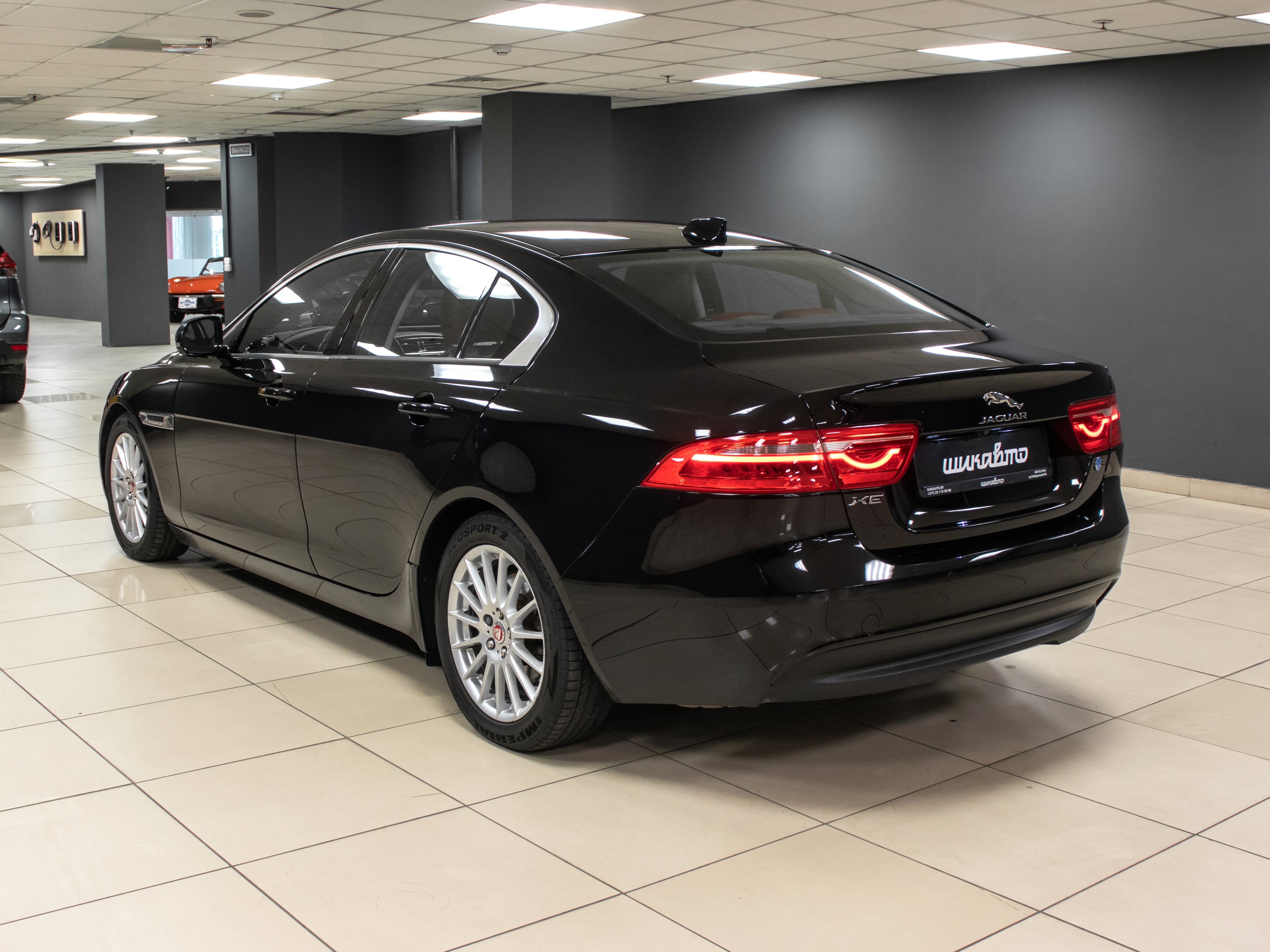 Jaguar XE 
