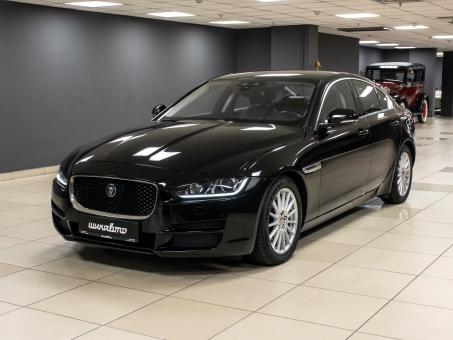 Jaguar XE 