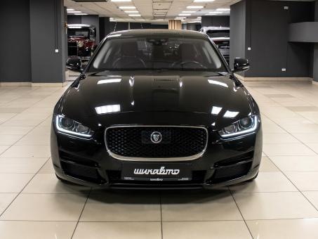 Jaguar XE 