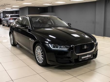 Jaguar XE 