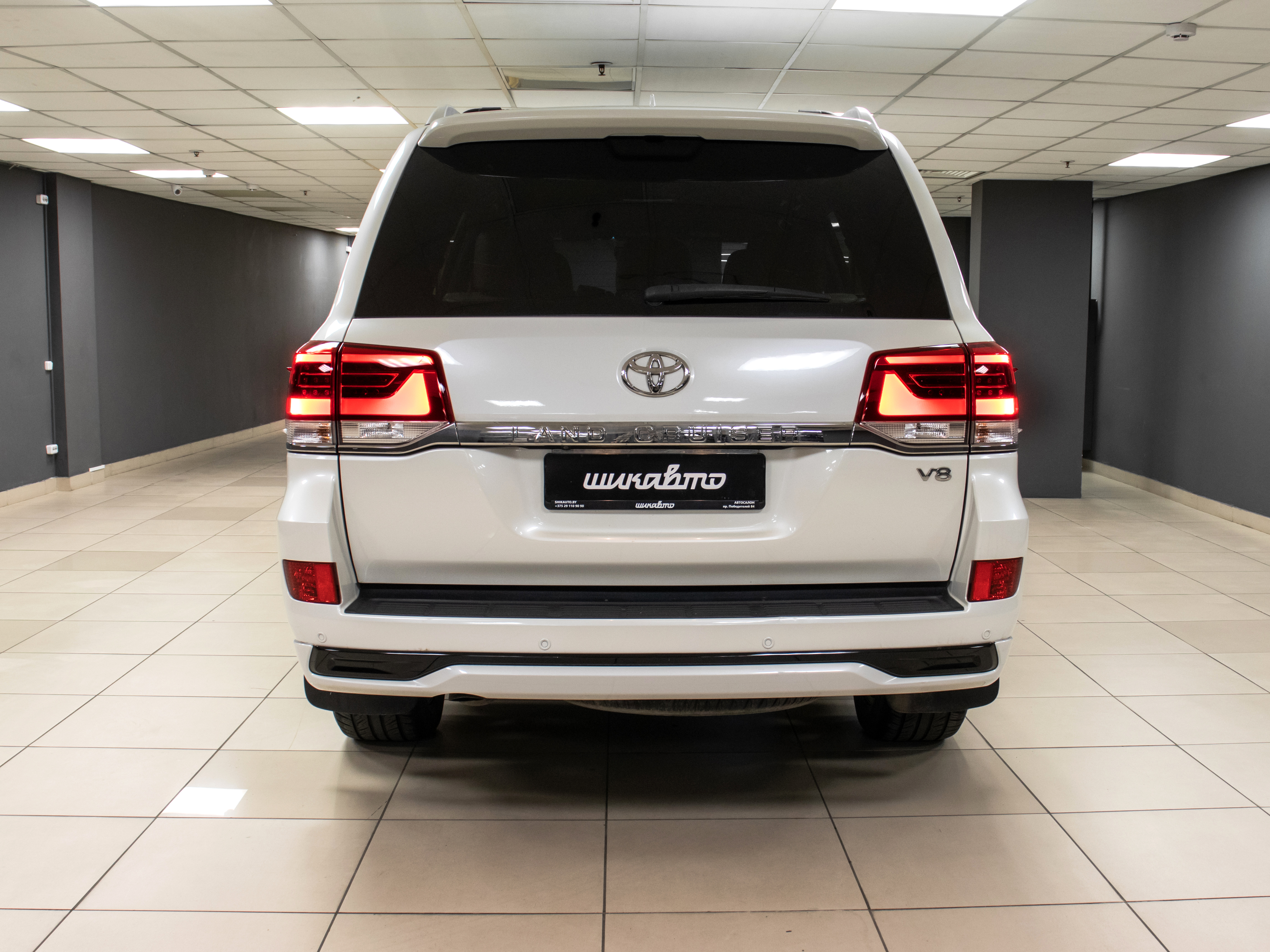 Toyota Land Cruiser 200 Executive White