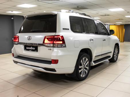 Toyota Land Cruiser 200 Executive White