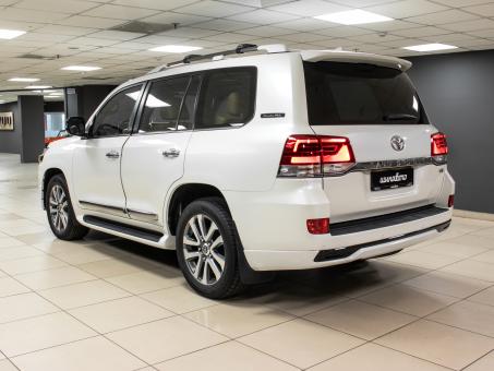 Toyota Land Cruiser 200 Executive White