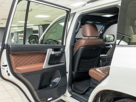 Toyota Land Cruiser 200 Executive White