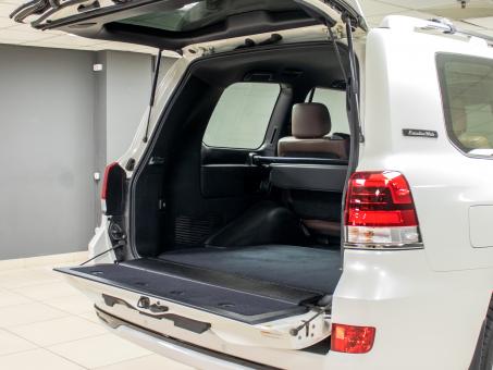 Toyota Land Cruiser 200 Executive White