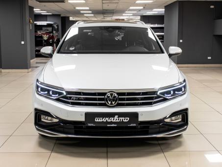 Volkswagen Passat 1.5i R-line