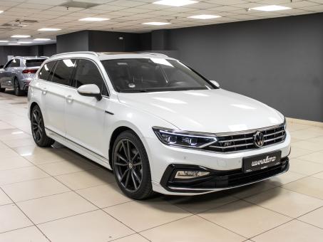 Volkswagen Passat 1.5i R-line