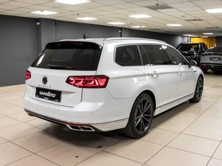 Volkswagen Passat 1.5i R-line