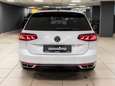 Volkswagen Passat 1.5i R-line