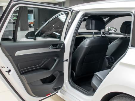 Volkswagen Passat 1.5i R-line