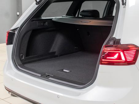 Volkswagen Passat 1.5i R-line