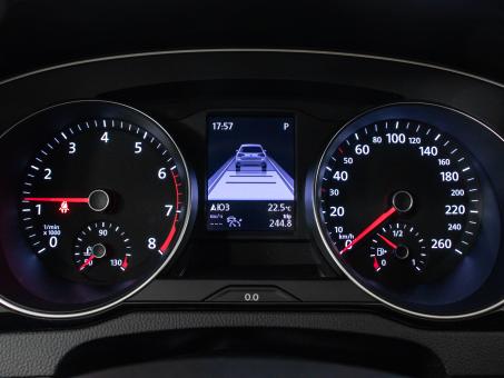 Volkswagen Passat 1.5i R-line