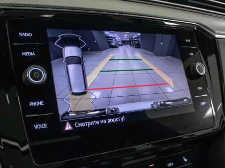 Volkswagen Passat 1.5i R-line