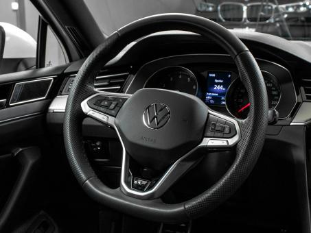 Volkswagen Passat 1.5i R-line