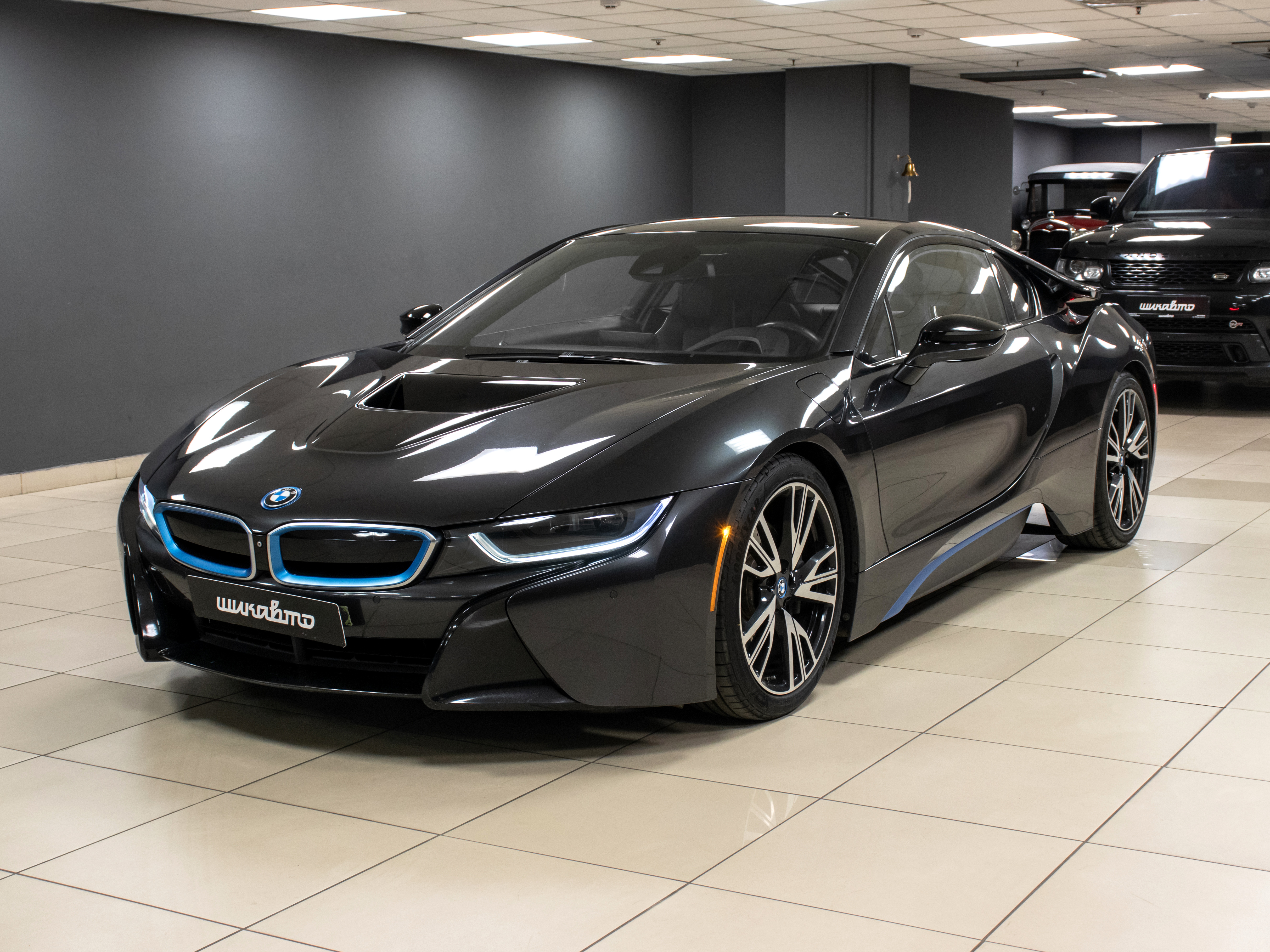 i8 