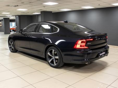 Volvo S90  D5