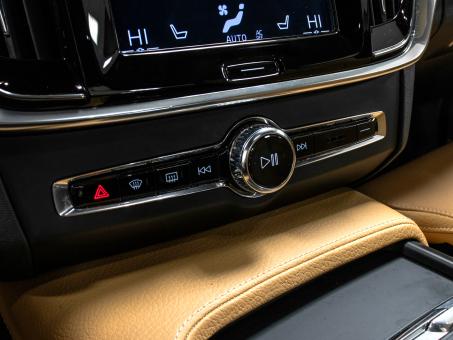 Volvo S90  D5