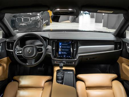 Volvo S90  D5