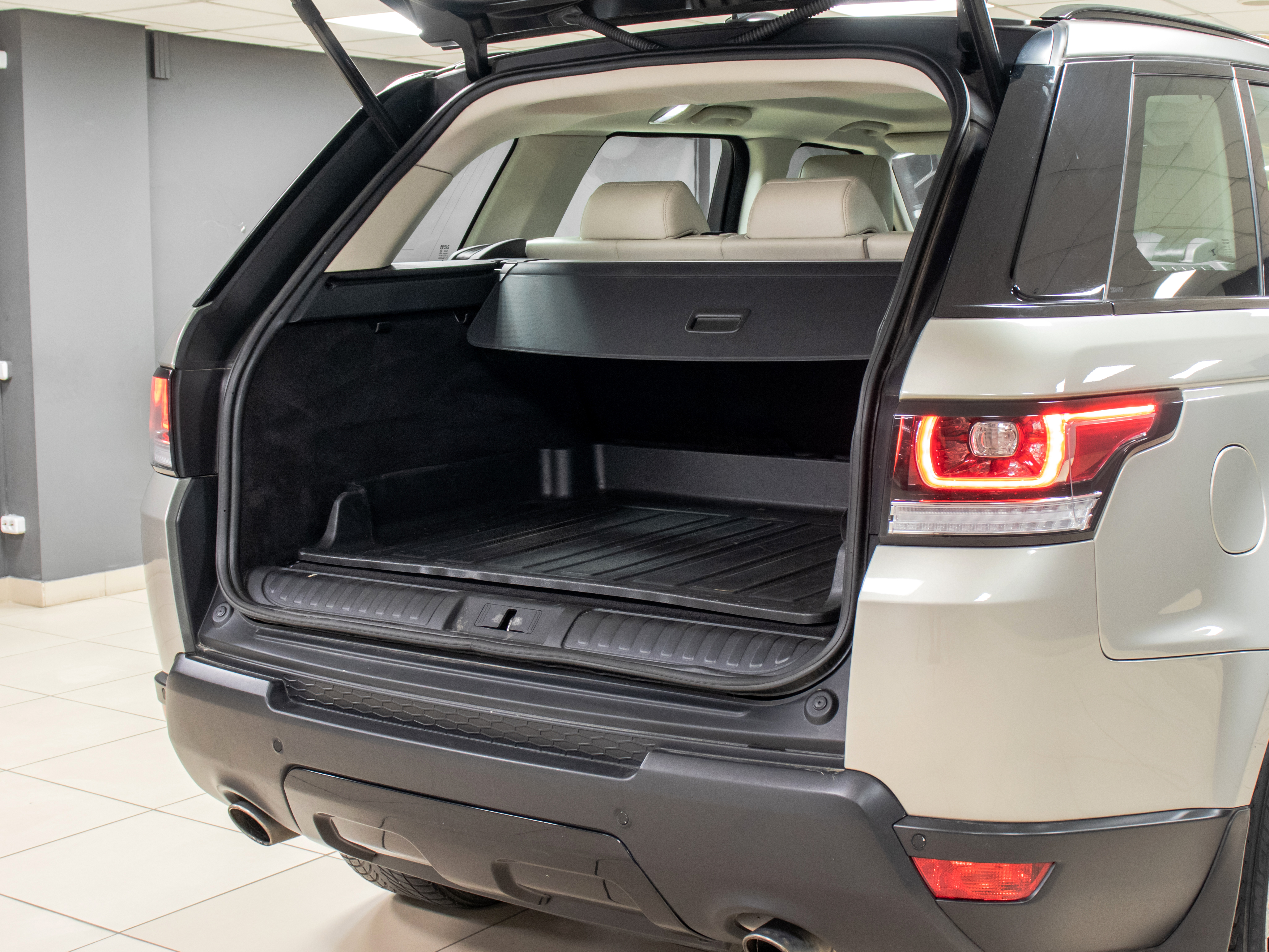 Land Rover Range Rover Sport HSE