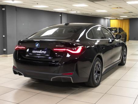 BMW i4 eDrive35
