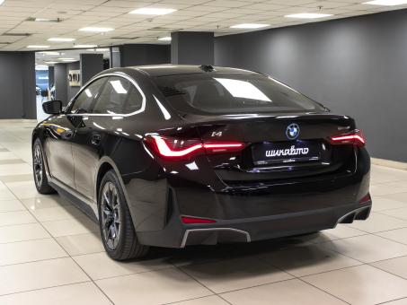 BMW i4 eDrive35