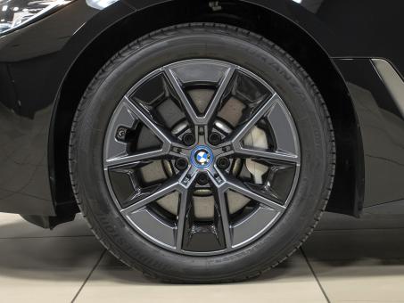 BMW i4 eDrive35