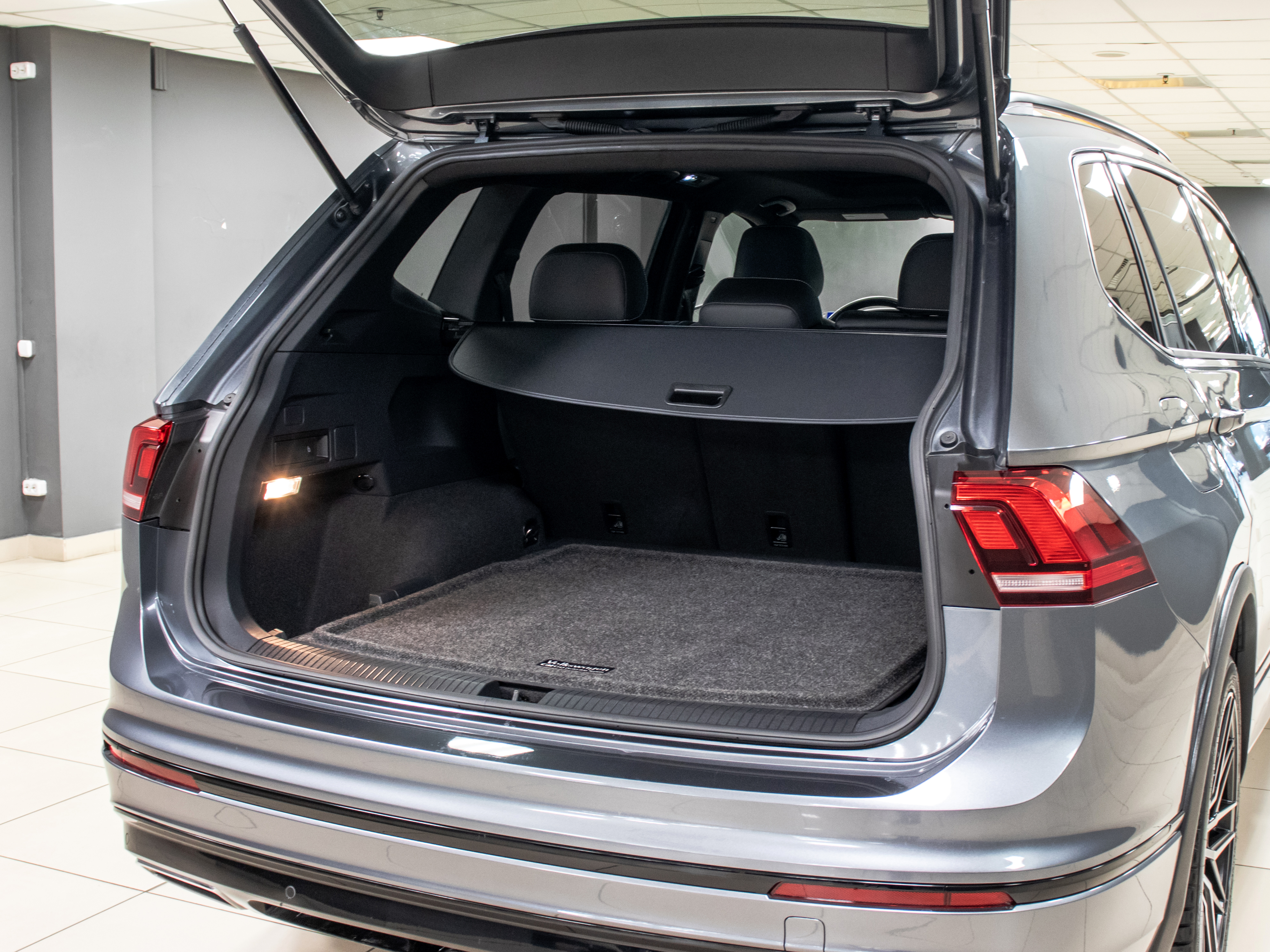 Volkswagen Tiguan SE R-Line