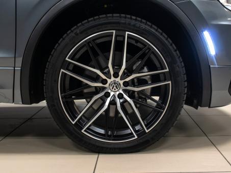 Volkswagen Tiguan SE R-Line