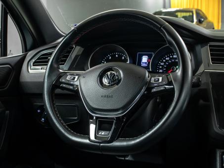 Volkswagen Tiguan SE R-Line
