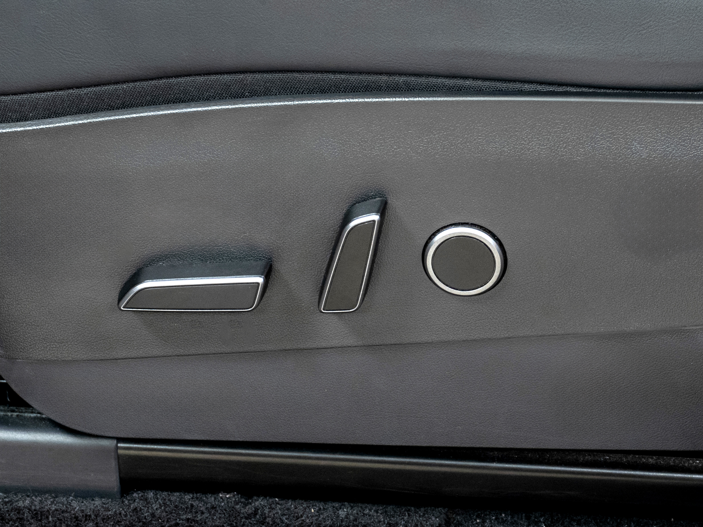 Tesla Model Y Long Range Dual Motor