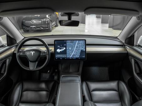 Tesla Model Y Long Range Dual Motor