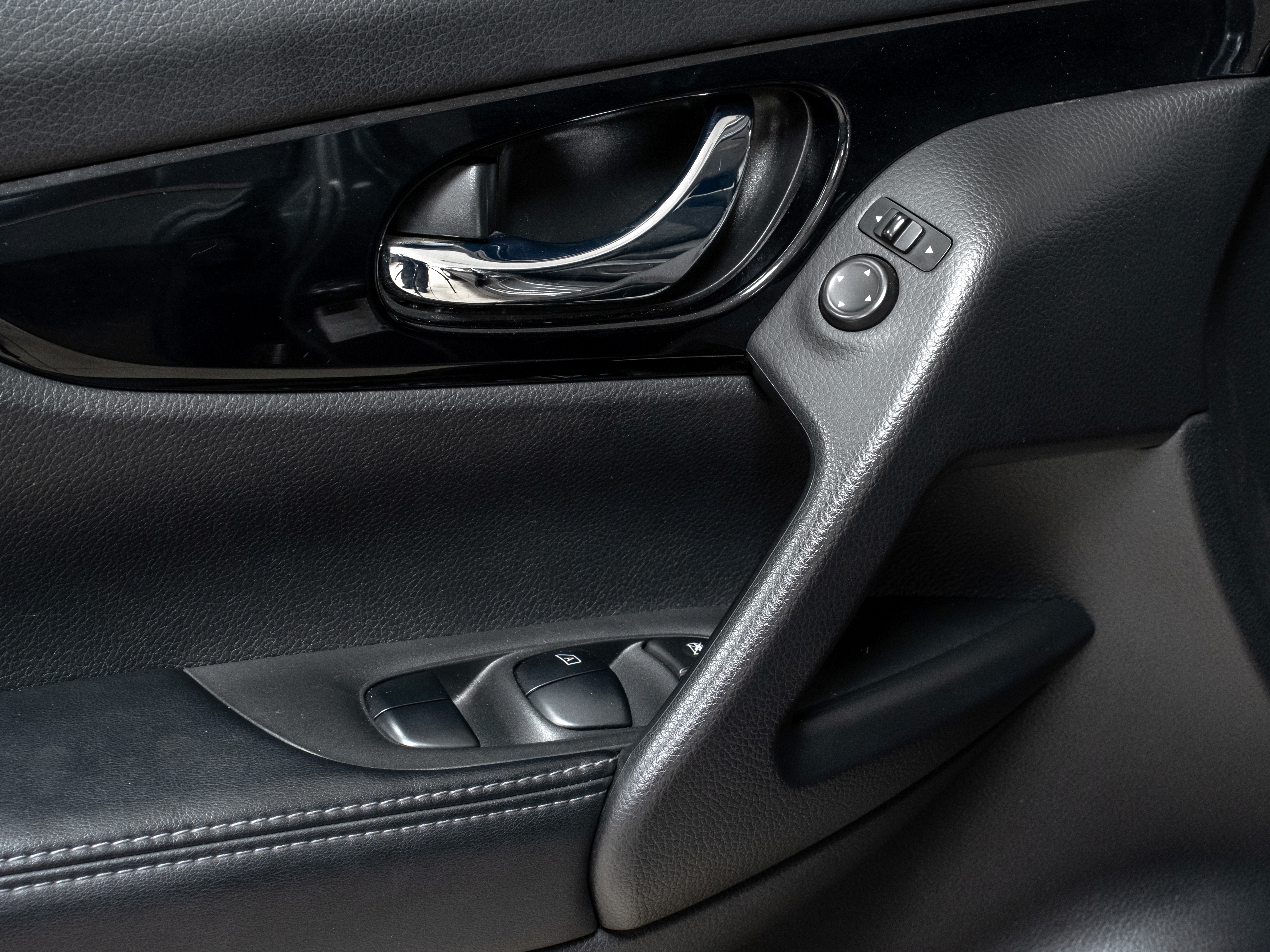 Nissan Rogue Sport 2.0i