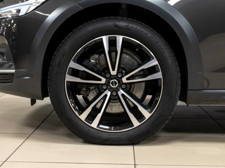 Volvo V90 Cross Country B5