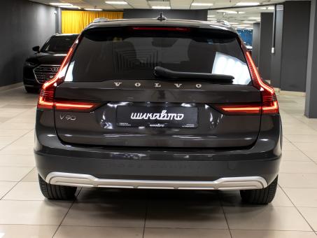 Volvo V90 Cross Country B5