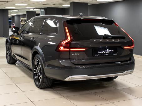 Volvo V90 Cross Country B5