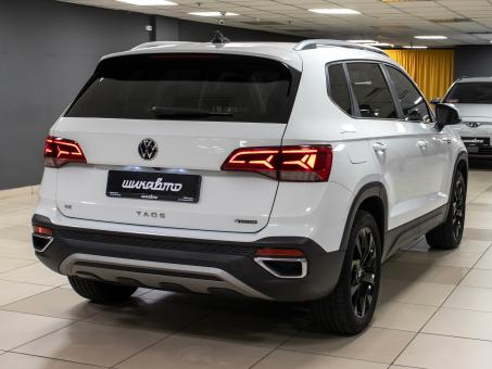 Volkswagen Taos 1.5i 4Motion