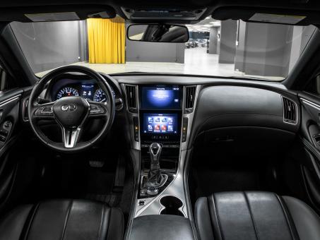 Infiniti Q60 