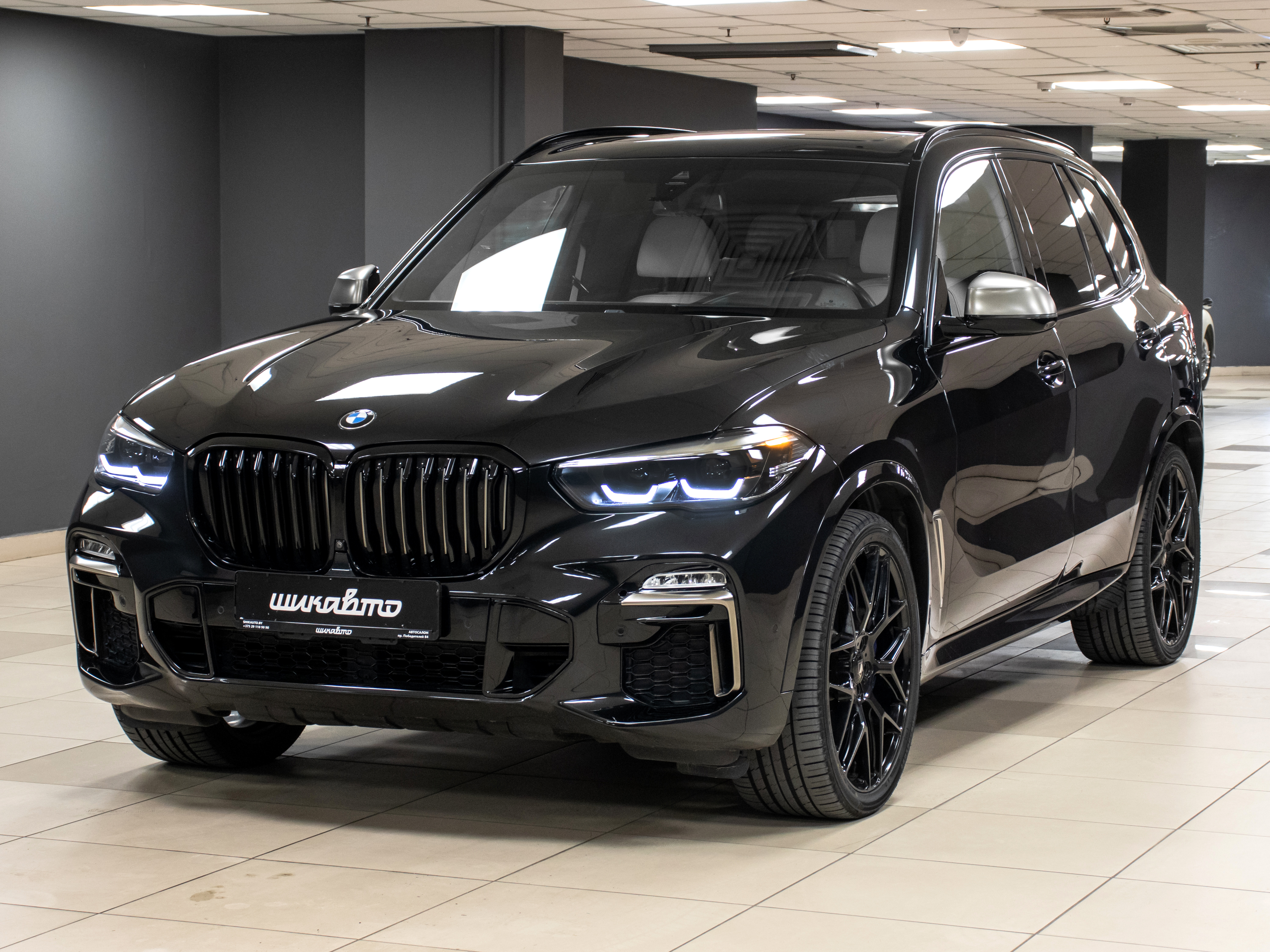 BMW X5 M50i