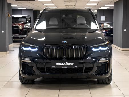 BMW X5 M50i