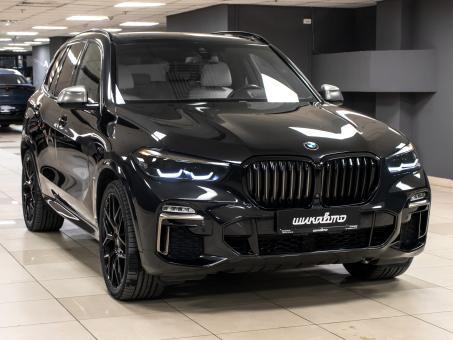 BMW X5 M50i