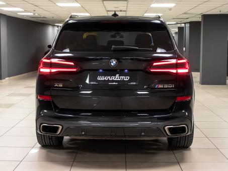 BMW X5 M50i