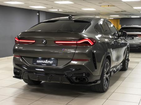BMW X6 M50i