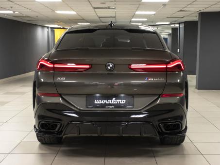 BMW X6 M50i