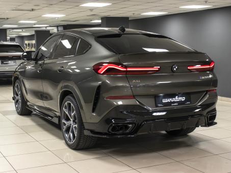 BMW X6 M50i